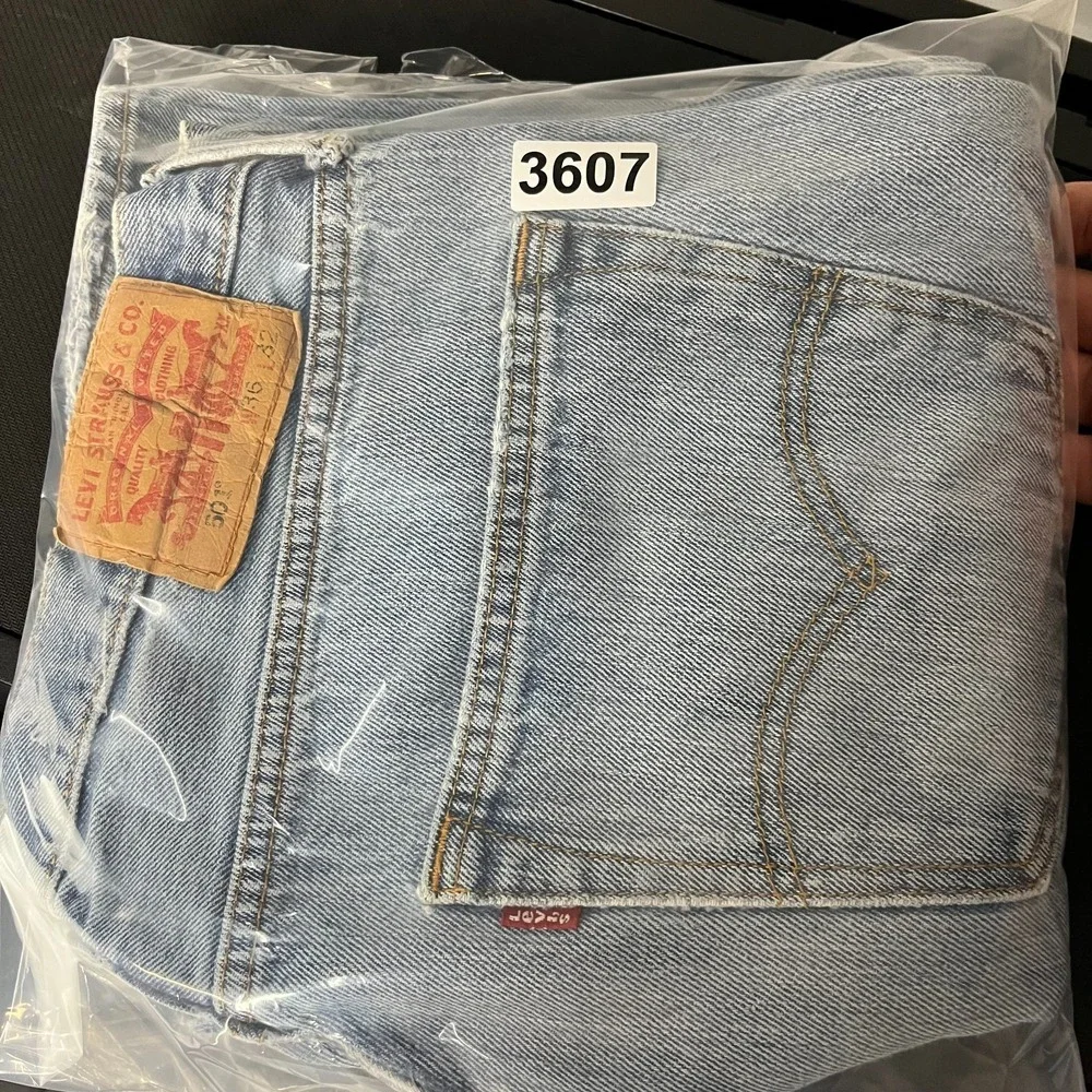 Levi's 501 Taper Jeans Blue Denim Mid Rise Classic Button Fly 34X30 -‎ Flaws